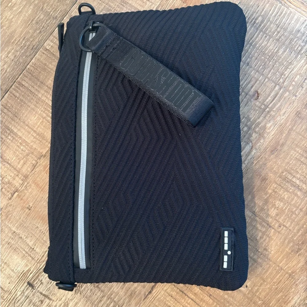 4 Piece Go Dash Dot Set | Backpack. Crossbody Bag & 2 Additional bags. 13.3”H - Picture 10 of 15